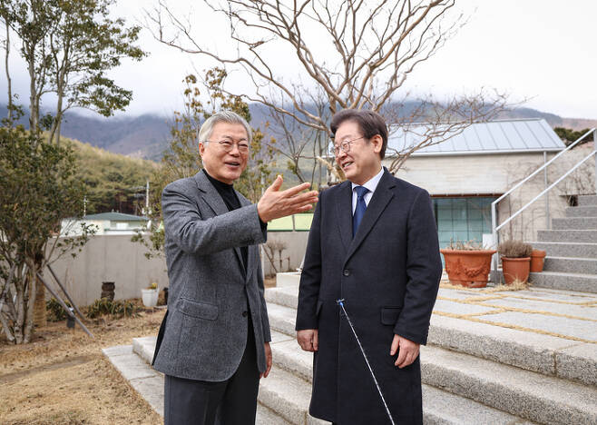 '명문 <b>회동</b>' 뒤…노영민·<b>임종석</b>, 추미애에 그만하시라... 