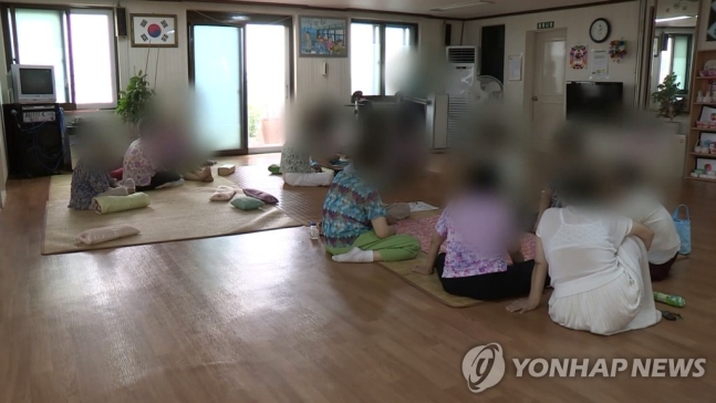 80대 노인이 매번 '밥 당번'…시골 경로당 '고령화 그늘'