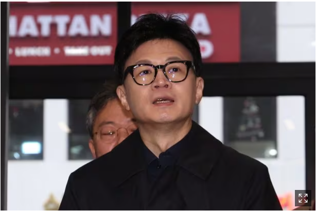 <b>한동훈</b> “5000만명 영향 받는... <b>김경율 불출마</b> 존중...용산... 