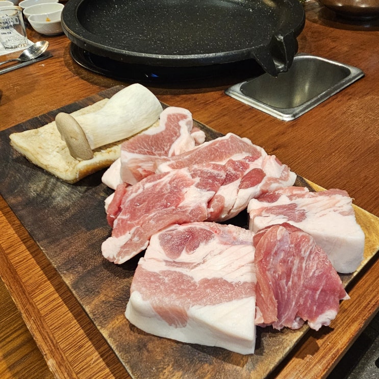  부산 동래 맛집, 회식 장소로 좋은 꽃돼지식당 동래점
