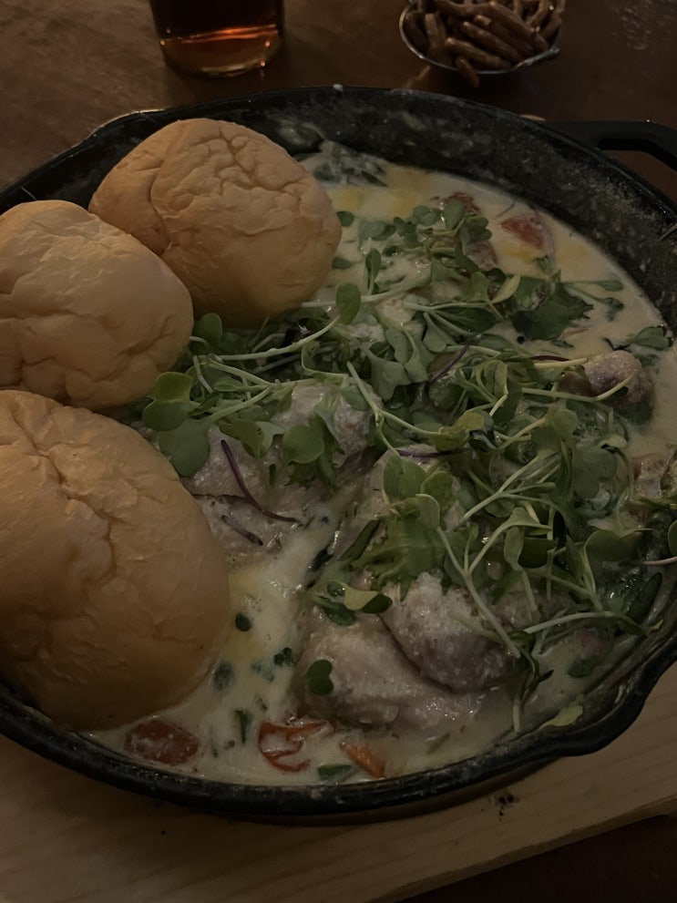  숲 속 오두막에 온 것 같은 분위기 좋은 문래역술집 불탄집 아곤