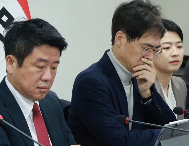 <b>김경율 불출마</b>, 한동훈 “본인 결정 존중”