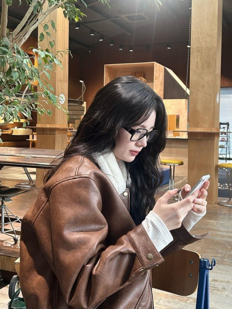  신시아 여성 무스탕 겨울 코디 (+TILLIDIE 할인 정보)