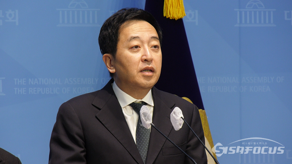 <b>금태섭</b>, <b>종로</b> 출마 <b>선언</b>···“진보 촛불과 보수 태극기 모두... 