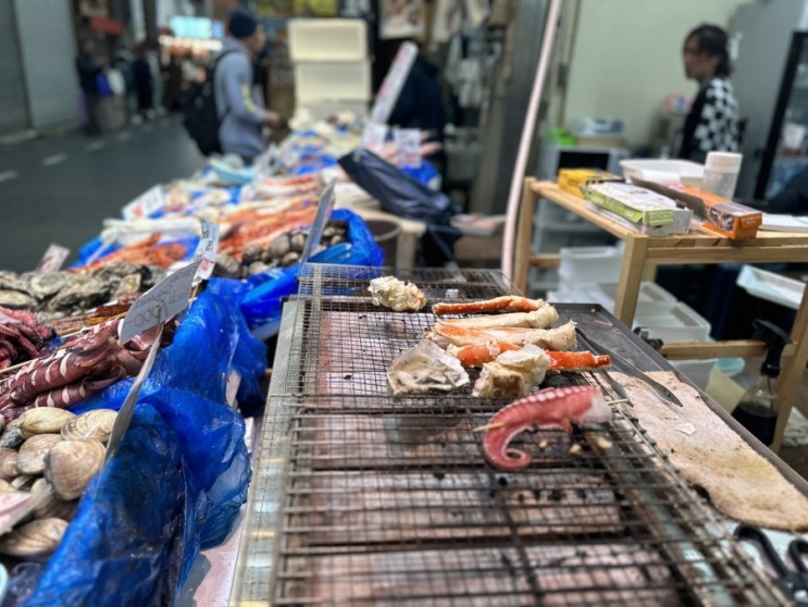 [오사카 전통시장] 해산물 천국 구로몬시장 길거리 먹거리 킹크랩 등 음식 솔직 후기!
