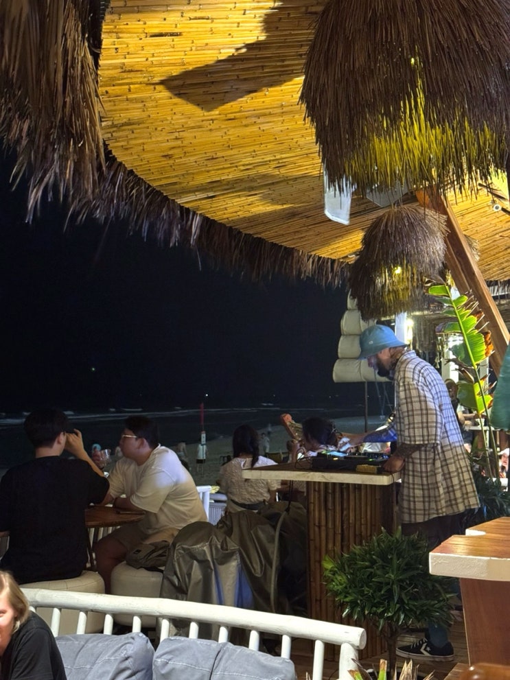  미케비치가 보이는 비치 바, maia beach bar