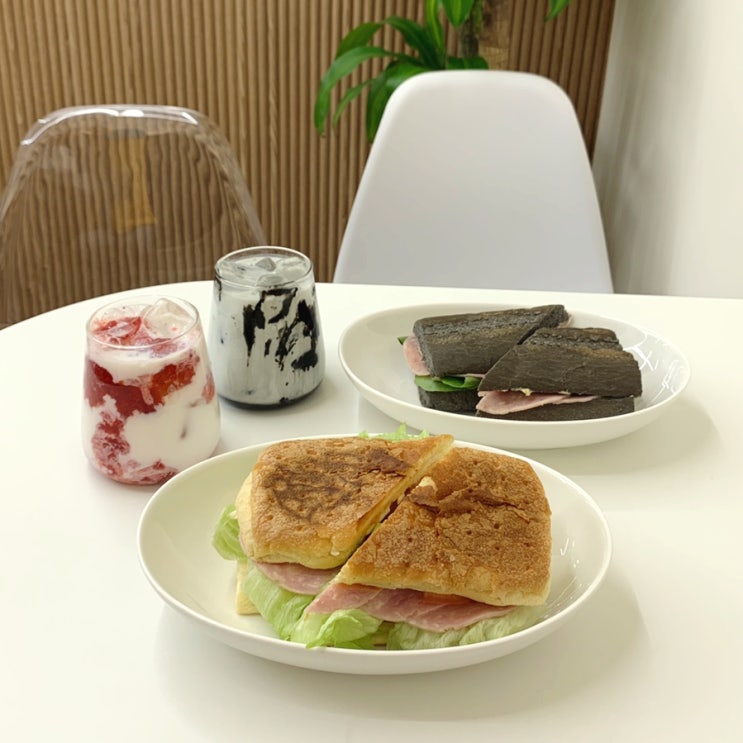  신논현역맛집 로드샌드위치 페스츄리 먹물 잠봉뵈르 리뷰