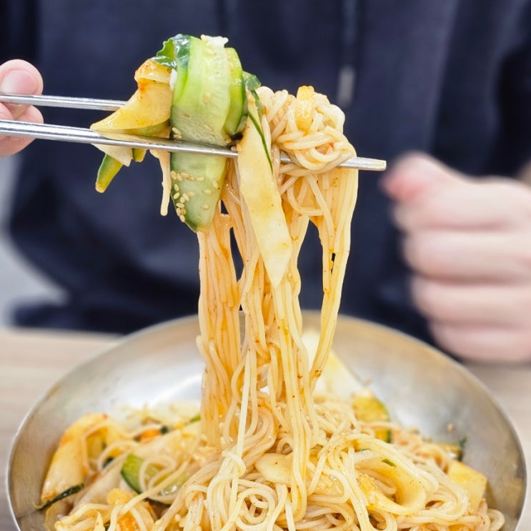  여의도 진주집 닭칼국수 비빔국수 만두 메뉴 주차