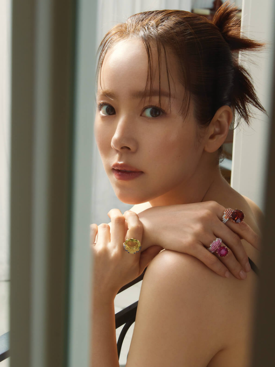  7월의 탄생석으로 고급스런 감성이 묻어 나오는 천연 루비 손가락 반지의 매력
