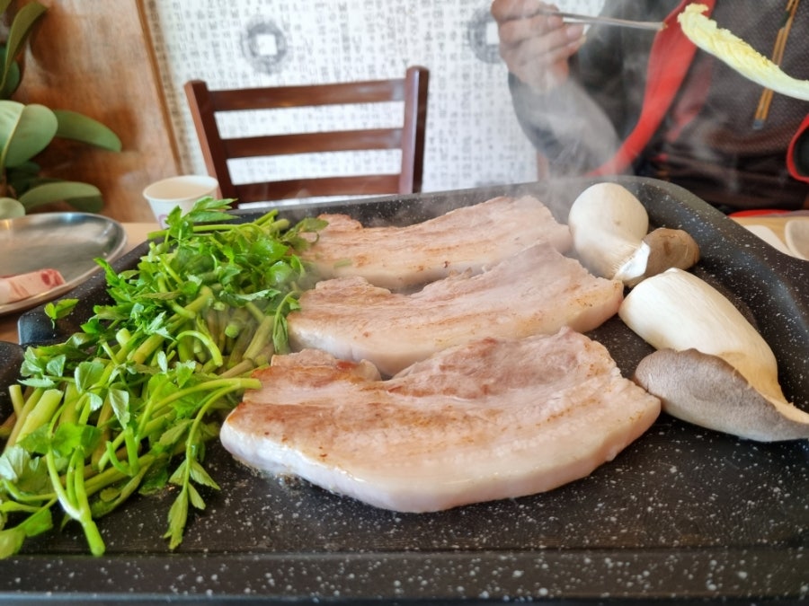 돈바기식당 사진 1