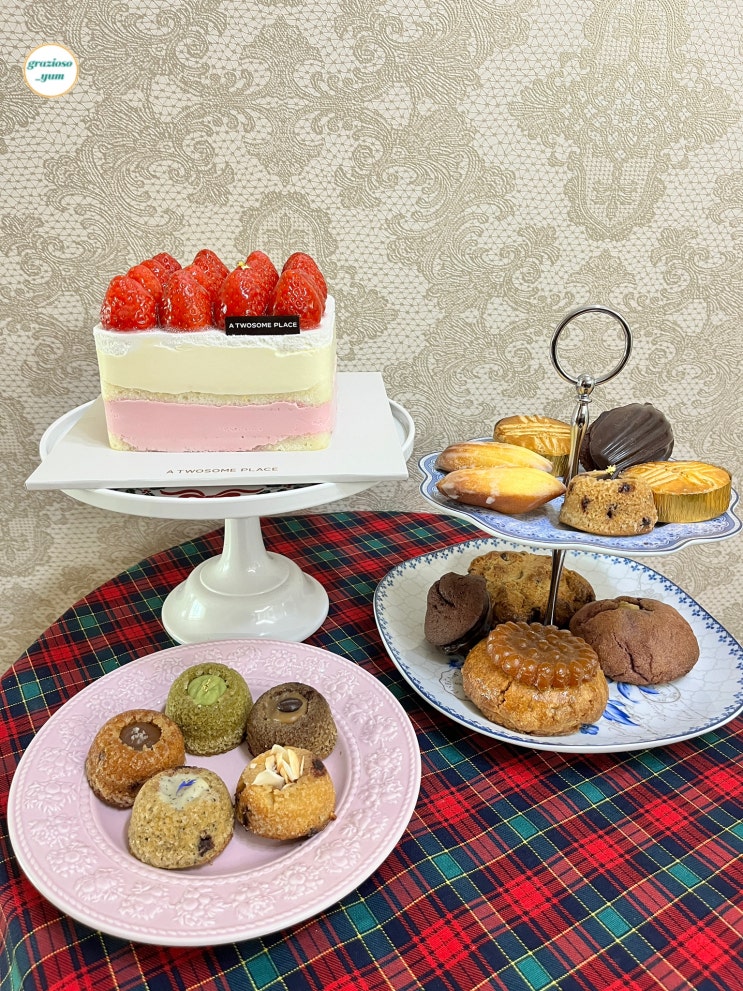 내돈내산 투썸플레이스 딸기우유생크림 홀케익* 가격 생일파티/ 일산주엽점 예약 내돈내산 투썸플레이스 딸기우유생크림 홀케익* 가격 생일파티/ 일산주엽점 예약