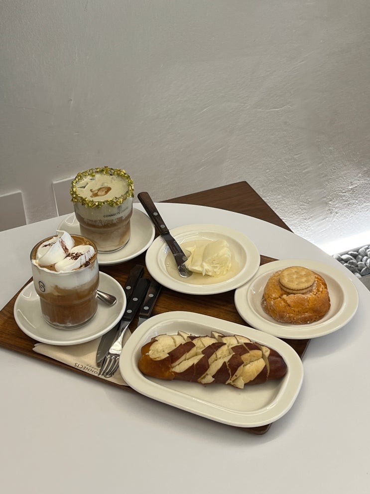  합정 카페 피스타치오트라떼가 정말 맛있었던 합정역 커피맛집 커넥츠커피 합정 Connects Coffee
