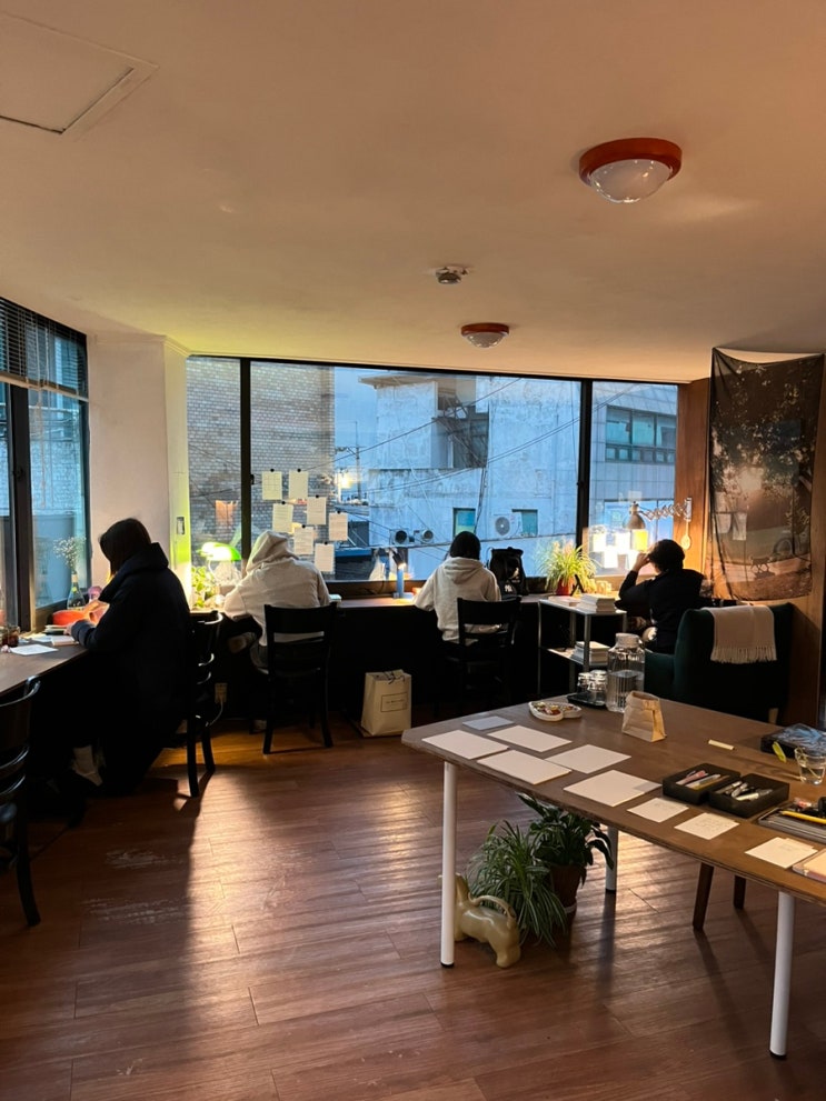  을지로 라이팅룸 the Writing room 이용 후기 : 혼자 사색하기 좋은 곳