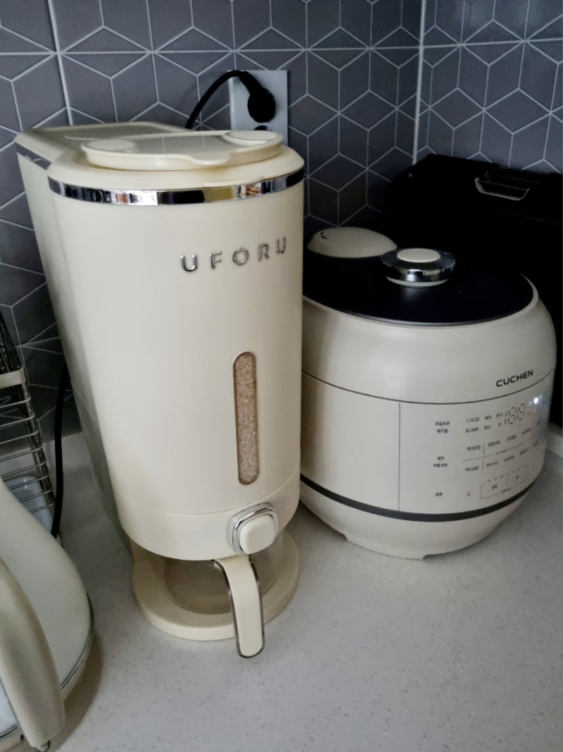 이쁜 플라스틱 펌핑 쌀통 UFORU 10kg 구매후기
