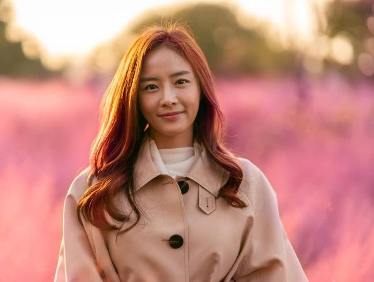 EBSi 영어강사 레이나 ( 김효은, 1983년 - )