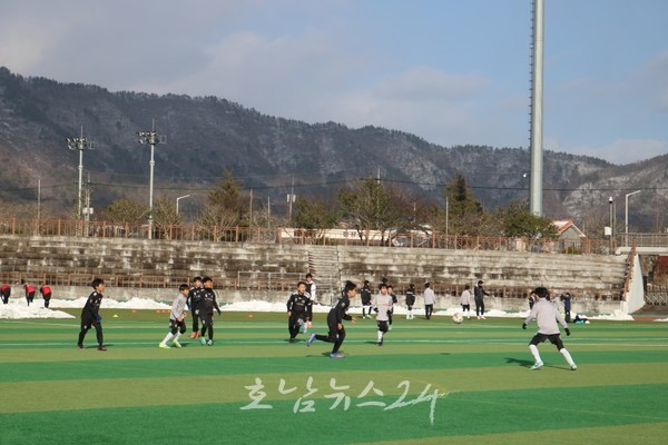  제2의 이강인을 찾아라! 2024 강진청자배 전국 초등축구 페스티벌 개최