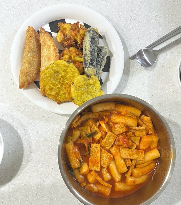 1월 5주 주간밥상: 미로식당 국물떡볶이, 석관동 튀김, 마켓컬리 장바구니. 1월 5주 주간밥상: 미로식당 국물떡볶이, 석관동 튀김, 마켓컬리 장바구니.