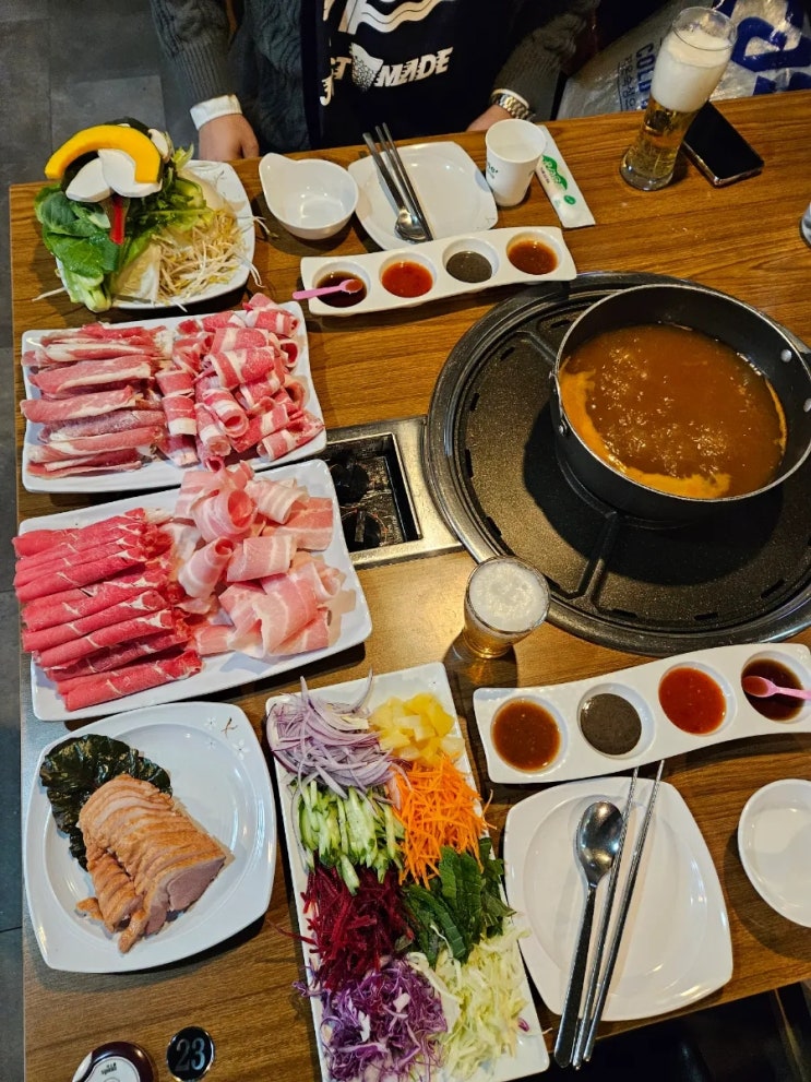 [강남역 모임장소] 고기 맥주 무한리필 맛집 퀸즈가든 강남역점