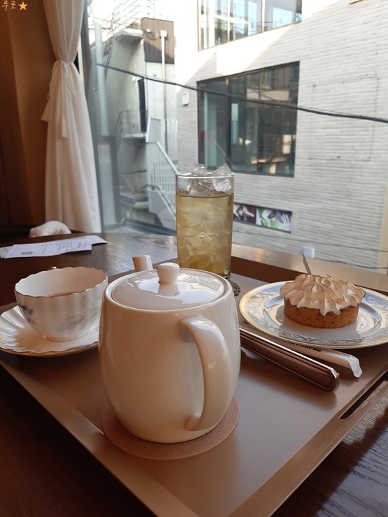  홍대/연남동 디저트 맛집 달콤다정 조용한 중세 분위기
