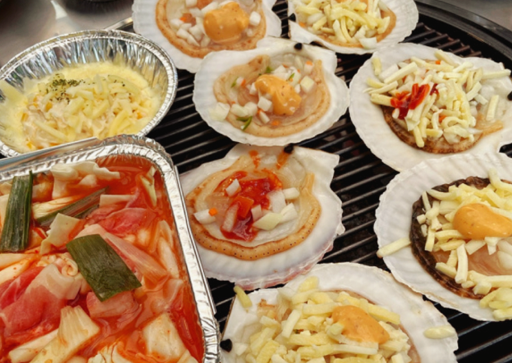  바다를 보며 신선한 조개구이를 맛볼 수 있는 을왕리 조개구이 맛집 개똥이네조진다