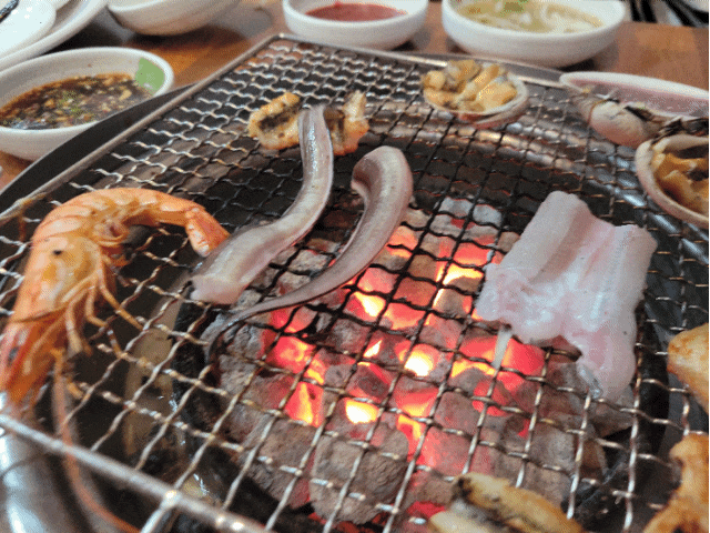  마산 어시장 신포장어구이 & 치즈 조개구이