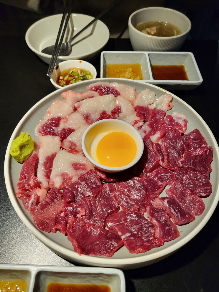  차돌박이 육사시미 뭉티기 강남 선릉역 육회집 한번 가볼만한 유케집