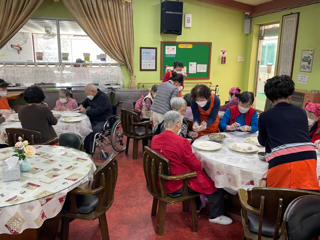 [설특집] "아프지만 않으셨으면" 자식들 걱정에 부모님은 "편안하니 아무걱정 말라"