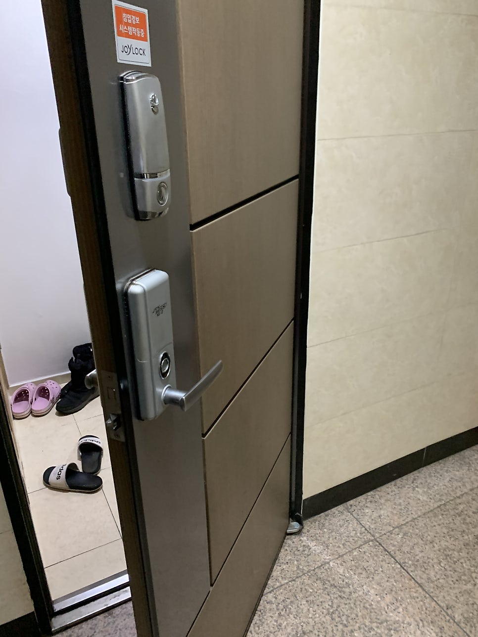 고장 난 현관문 디지털도어락 설치 전문 업체