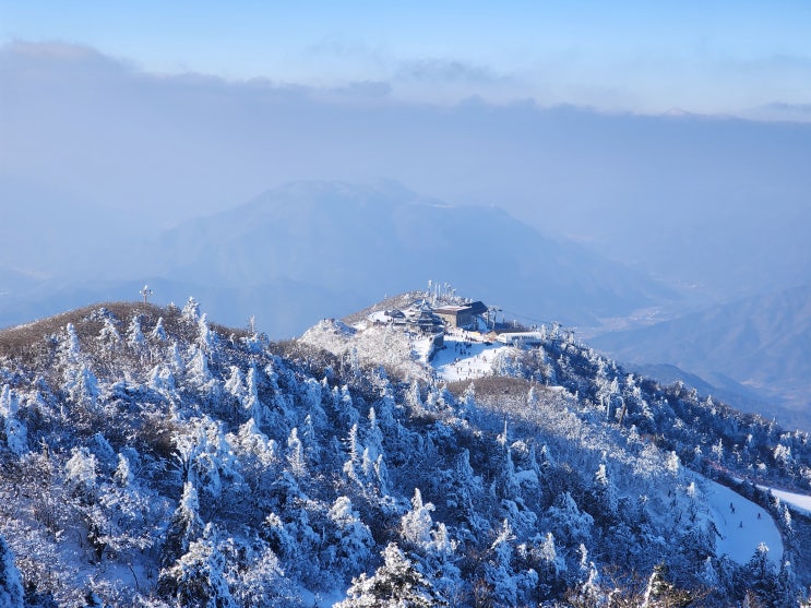무주 덕유산 곤도라로 다녀오는 최단 등산코스 산행 with 여행자 클럽 무주 덕유산 곤도라로 다녀오는 최단 등산코스 산행 with 여행자 클럽