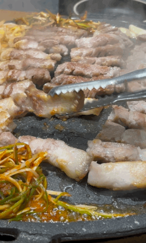  대구 달서구 대천동 맛집 구워주는 솥뚜껑 삼겹살 - 옆구리 대천점
