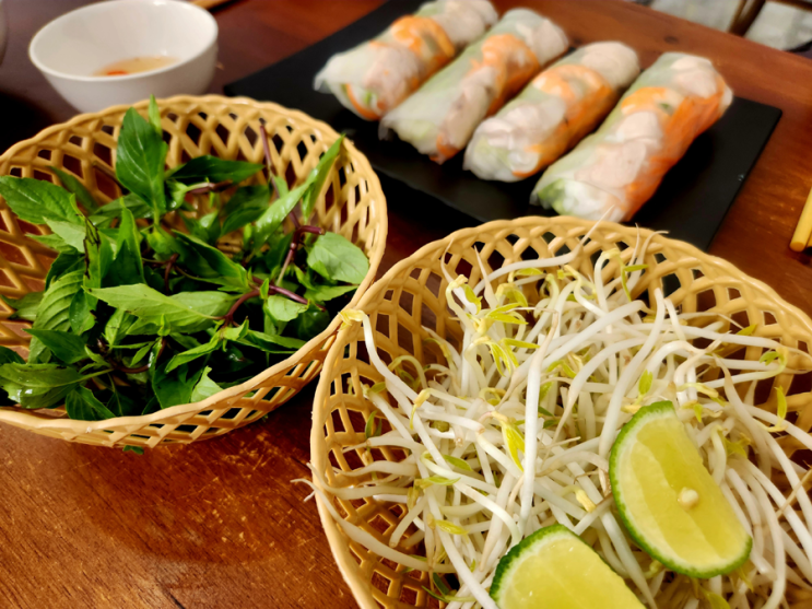 신규 오픈한 다낭 로컬 식당 Mộc Pho noodle soup , spring rolls, Bread(Moc Le) 내 돈 내산 후기 신규 오픈한 다낭 로컬 식당 Mộc Pho noodle soup , spring rolls, Bread(Moc Le) 내 돈 내산 후기