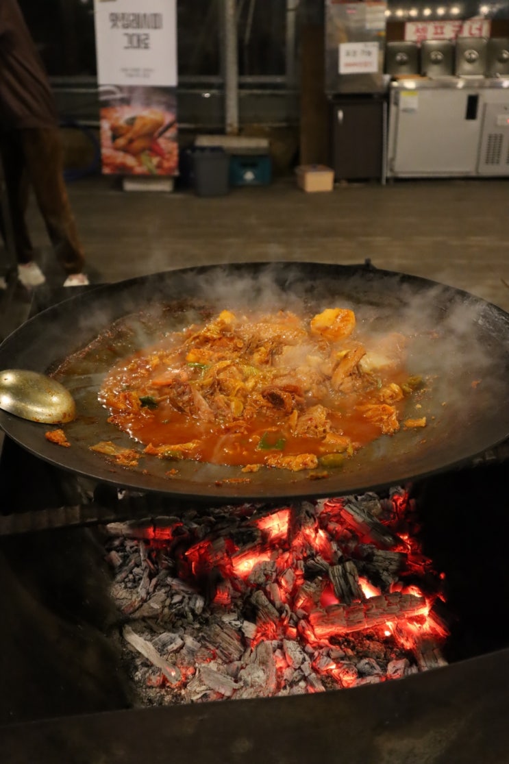  포천 가볼만한곳 :: 꼬마연못 (서울근교 솥뚜껑닭볶음탕, 고모리맛집)