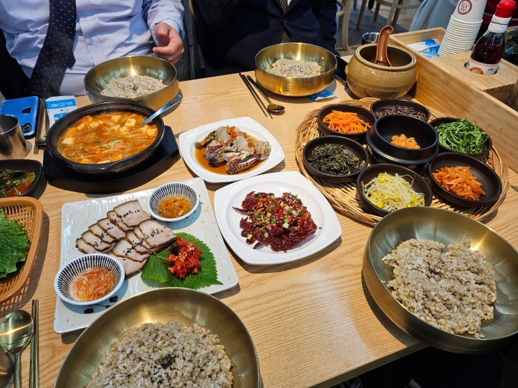  [청주] 꽃게주는보리밥 : 푸짐한 한상을 먹고 싶을 때 방문하면 좋은 곳.