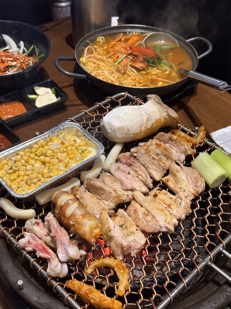  대구 시내 반월당 술집 참숯삼인조 종로직영점 숯불 닭갈비, 산낙지 구이