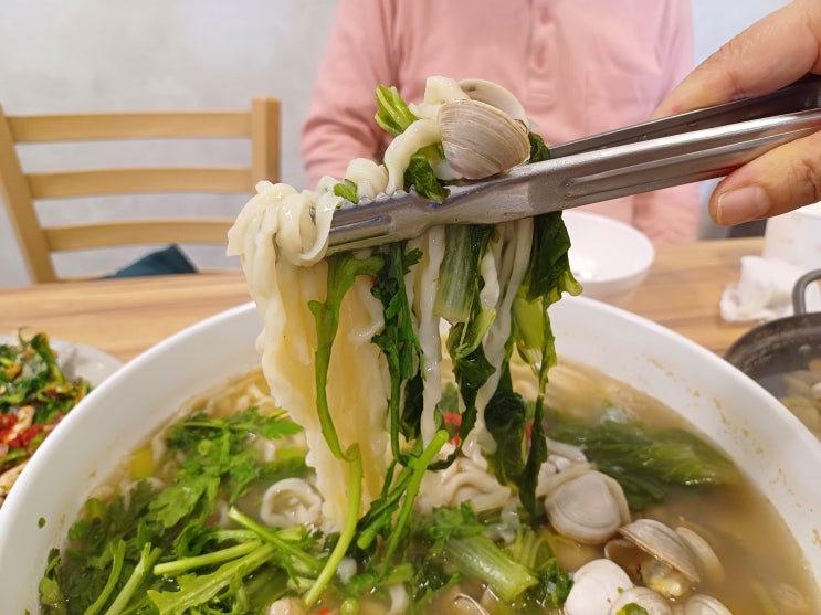 대구 동촌유원지 맛집 동동칼국수 동촌유원지점 :: 시원한 동죽 칼국수