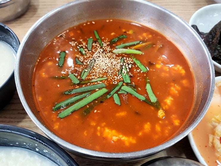  강릉 짬뽕순두부 동화가든 속초점 본점과 비교