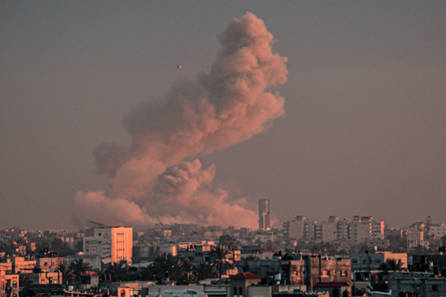 <b>이스라엘</b>, '140만명 밀집' 가자지구 남부 <b>라파</b> 공격... 하마스... 