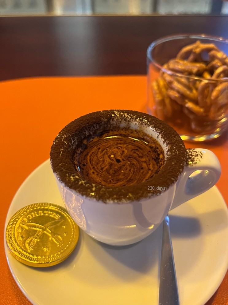 신현동 카페 RJ coffee, 스페셜티 에스프레소 전문점