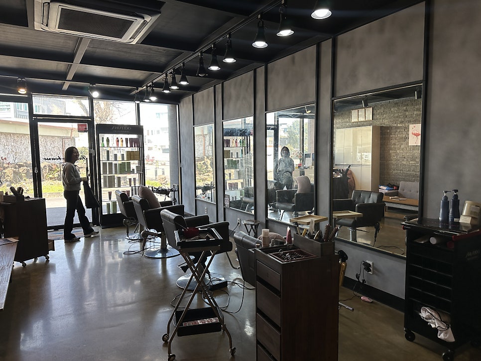 살롱드부르스 사진 4