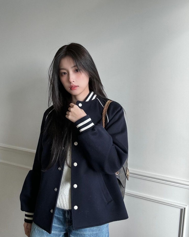  여자 20대 명품백 중에서 트리오페 매력이 가득한 명품 브랜드 셀린느 빅투아르 여성 가방 추천 w. 강혜원