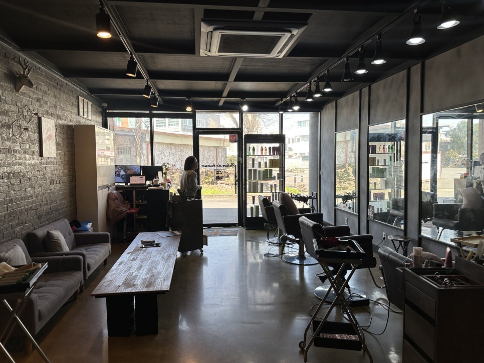 살롱드부르스 사진 5