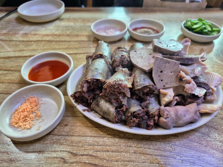  통통한 순대가 듬뿍 들어간 천안 순댓국 맛집 '박순자아우내순대'
