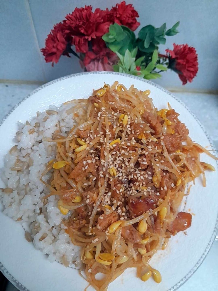  통조림 햄  중식 덮밥  해드세요. 통조림 햄  건강한 한 끼 가능해요
