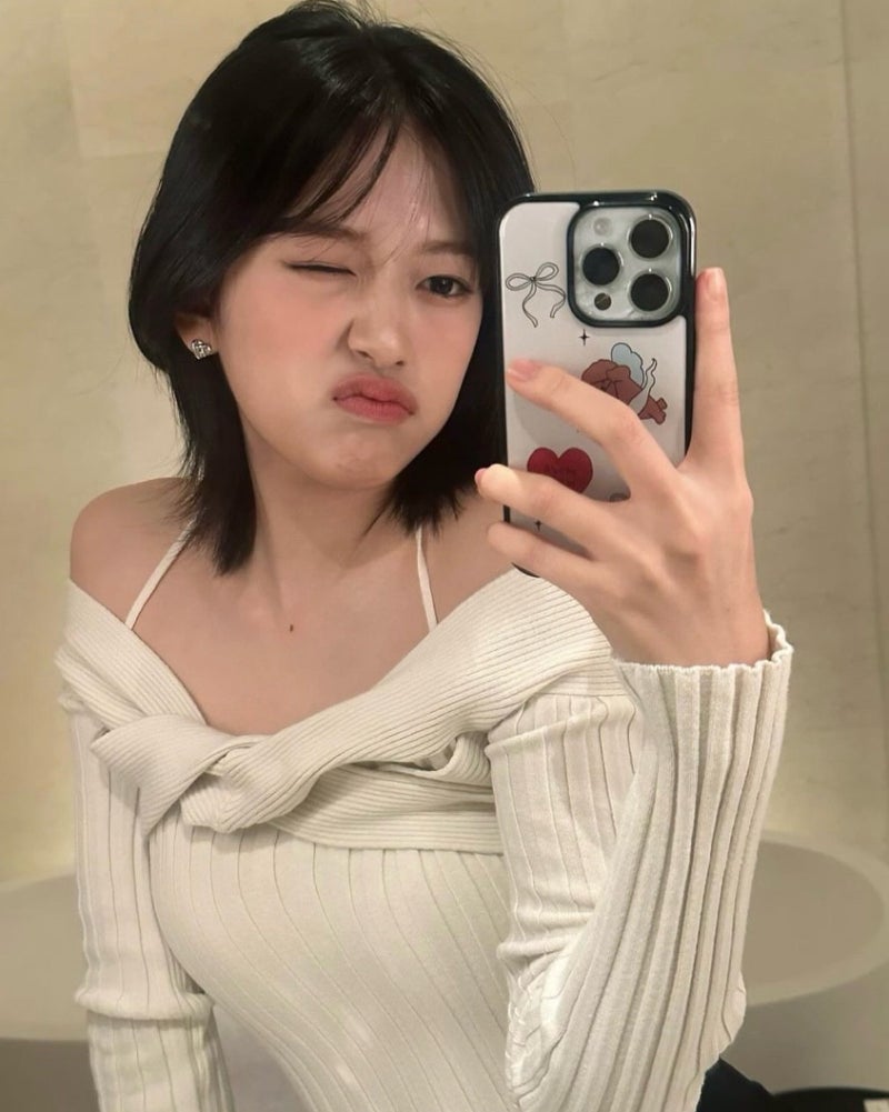 Crime Scene Returns: IVE An Yujin's Selfie Collection