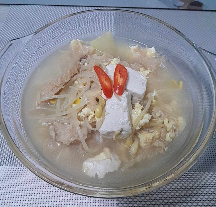  담백한 맑은 북엇국, 동안 피부 만들어 주는 어류 콜라겐  듬뿍