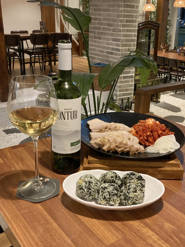  보문역 성신여대 근처 보쌈 족발 맛집, 와인과 함께 즐기는 대풍족