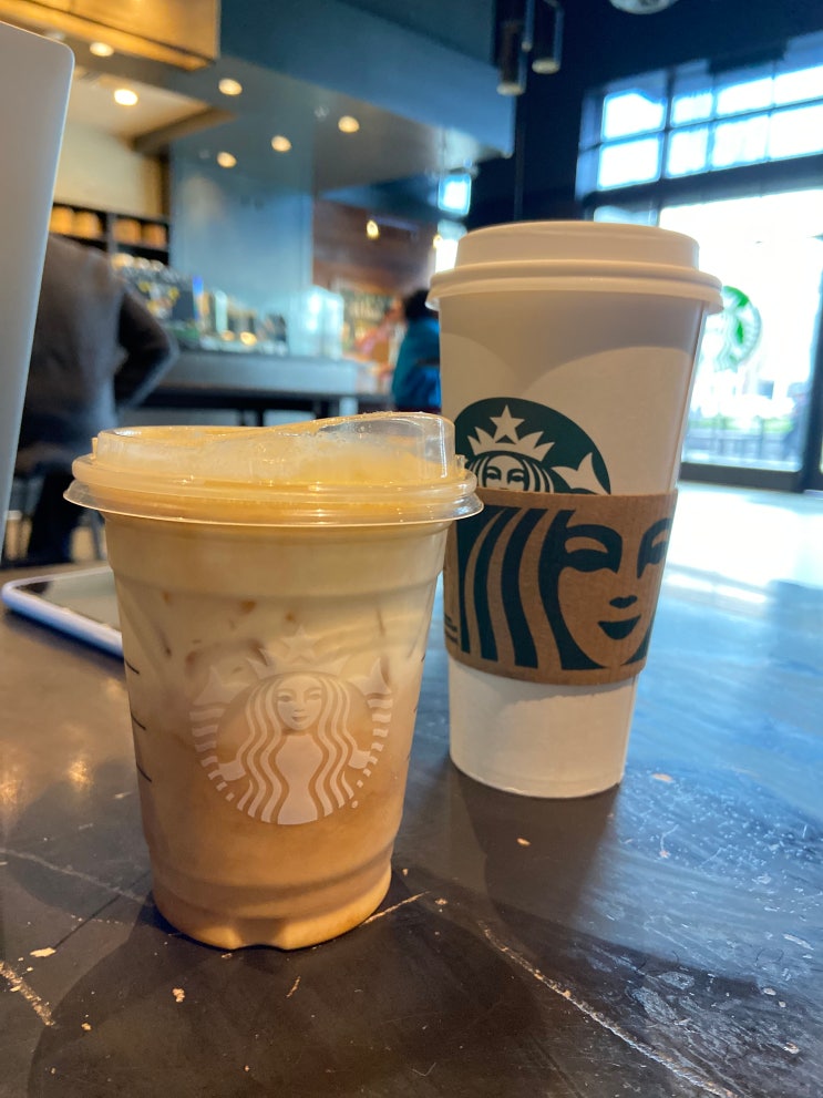  [Starbucks] 미국 스타벅스 올레아토 골든폼 사케라또 Oleato Golden Foam Iced Shaken Espresso with Toffeenut
