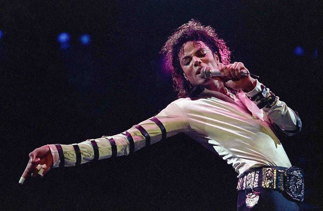 소니 그룹(SONY), 마이클 잭슨(Michael Jackson) 저작권 절반 구매 - 약 8천억 규모 계약 단일 가수 저작권 거리로는 역대 최대 규모