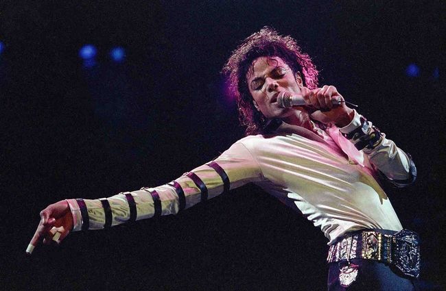  소니 그룹(SONY), 마이클 잭슨(Michael Jackson) 저작권 절반 구매 - 약 8천억 규모 계약 단일 가수 저작권 거리로는 역대 최대 규모