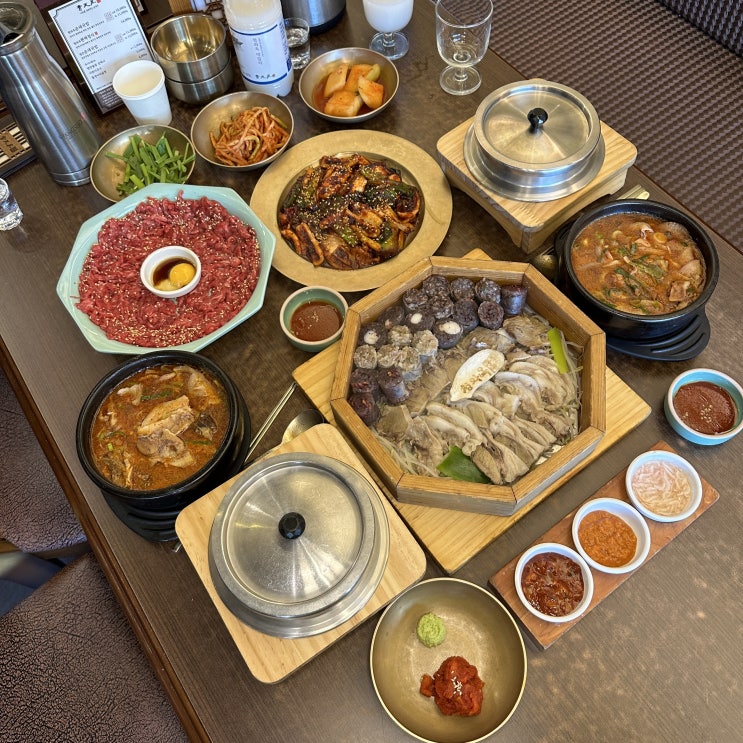  군자 맛집 놀면뭐하니에 방영된 순대국 먹방, 한식 밥집 청와옥 입니다